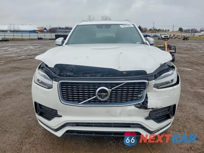 Piąte zdjęcie samochodu w środku: 2016 VOLVO XC90 T6 VIN:YV4A22PM1G1067078 - miniatura