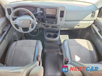 Zdjęcie 8 z 15 samochodu: 2018 NISSAN NV 3500 HD S VIN:5BZBF0AA5JN852959 - miniatura
