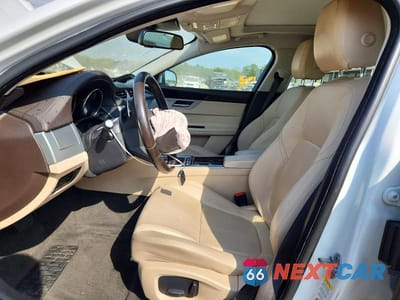 Zdjęcie 7 z 13 samochodu: 2018 JAGUAR XF PREMIUM VIN:SAJBD4FX4JCY55651 - miniatura