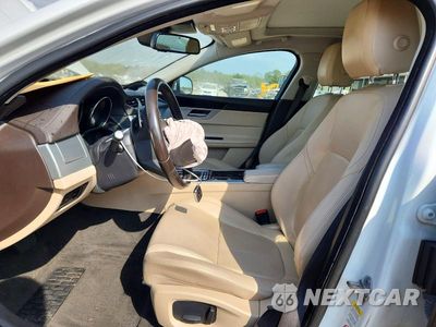 Zdjęcie 7 z 13 samochodu: 2018 JAGUAR XF PREMIUM VIN:SAJBD4FX4JCY55651 - miniatura