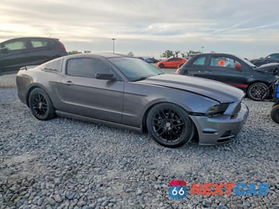 Czwarte zdjęcie samochodu z boku: 2014 FORD MUSTANG VIN:1ZVBP8AM1E5315367 - miniatura