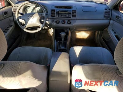 Zdjęcie 8 z 11 samochodu: 2004 TOYOTA CAMRY LE VIN:4T1BE32K34U310373 - miniatura