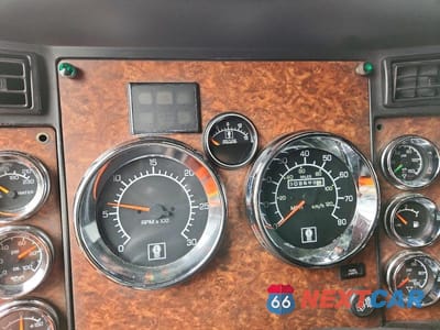 Zdjęcie 9 z 13 samochodu: 2004 KENWORTH CONSTRUCTION W900 VIN:1XKWDB9X94J063743 - miniatura
