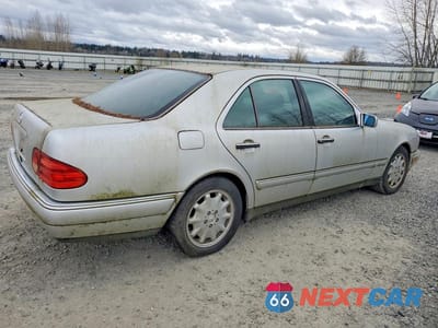 Trzecie zdjęcie samochodu z tyłu: 1997 MERCEDES-BENZ E 320 VIN:WDBJF55F7VA289360 - miniatura