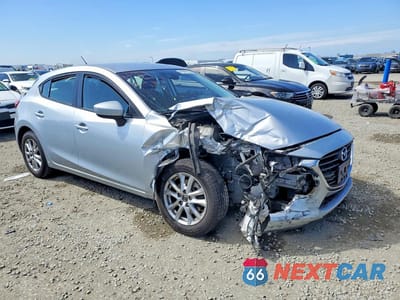 Czwarte zdjęcie samochodu z boku: 2018 MAZDA 3 SPORT VIN:3MZBN1K77JM208818 - miniatura