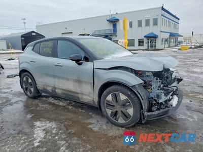 Czwarte zdjęcie samochodu z boku: 2025 VOLVO EX30 ULTRA 4P TI VIN:YV4EK3ZL7SS109106 - miniatura