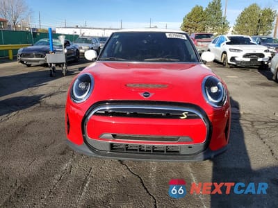 Piąte zdjęcie samochodu w środku: 2024 MINI COOPER SE VIN:WMW13DJ08R2V87161 - miniatura