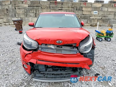 Piąte zdjęcie samochodu w środku: 2018 KIA SOUL + VIN:KNDJP3A5XJ7598442 - miniatura