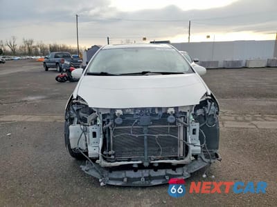 Piąte zdjęcie samochodu w środku: 2010 TOYOTA PRIUS V VIN:JTDKN3DUXA0046722 - miniatura
