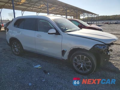 Czwarte zdjęcie samochodu z boku: 2025 BMW X5 SDRIVE 40I VIN:5UX13EU00S9X82963 - miniatura