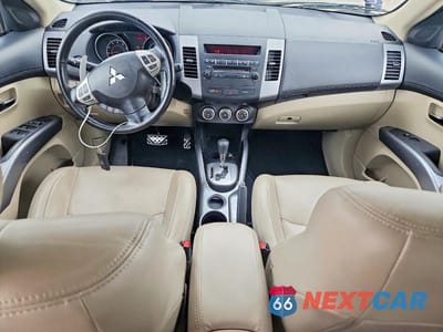 Zdjęcie 8 z 12 samochodu: 2011 MITSUBISHI OUTLANDER XLS VIN:JA4JS4AX4BU037804 - miniatura