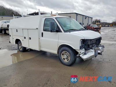 Czwarte zdjęcie samochodu z boku: 2018 CHEVROLET EXPRESS UTILITY / SERVICE TRUCK VIN:1GB0GRFG6J1246488 - miniatura