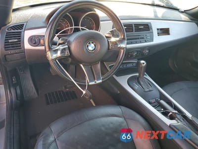 Zdjęcie 8 z 13 samochodu: 2006 BMW Z4 3.0 VIN:4USBU33556LW68934 - miniatura