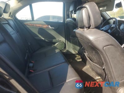 Zdjęcie 10 z 11 samochodu: 2013 MERCEDES-BENZ C 250 VIN:WDDGF4HB1DR259209 - miniatura