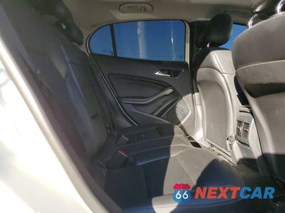 Zdjęcie 11 z 12 samochodu: 2015 MERCEDES-BENZ GLA 250 VIN:WDCTG4EB9FJ151801 - miniatura