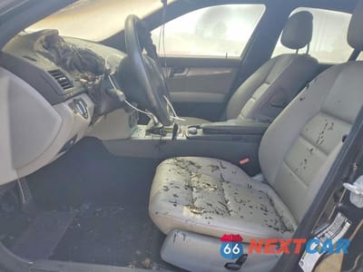 Zdjęcie 7 z 12 samochodu: 2008 MERCEDES-BENZ C 300 VIN:WDDGF54X48F066373 - miniatura