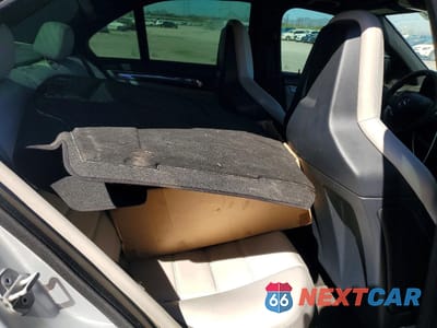 Zdjęcie 10 z 12 samochodu: 2009 MERCEDES-BENZ C 63 AMG VIN:WDDGF77X99F214624 - miniatura