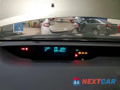 Zdjęcie 9 z 11 samochodu: 2009 TOYOTA PRIUS TOURING VIN:JTDKB20U393529049 - miniatura