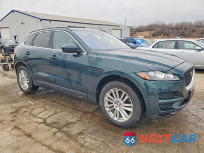 Czwarte zdjęcie samochodu z boku: 2017 JAGUAR F-PACE PRESTIGE VIN:SADCK2BV6HA881700 - miniatura