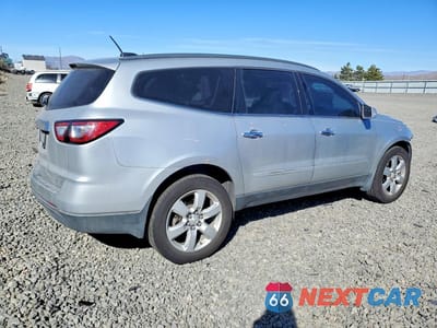 Trzecie zdjęcie samochodu z tyłu: 2016 CHEVROLET TRAVERSE LT VIN:1GNKVGKD1GJ135938 - miniatura