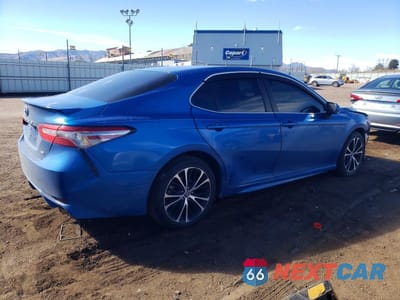Trzecie zdjęcie samochodu z tyłu: 2018 TOYOTA CAMRY SE VIN:4T1B11HK5JU131139 - miniatura
