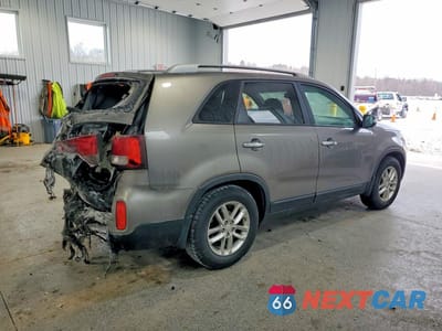 Trzecie zdjęcie samochodu z tyłu: 2014 KIA SORENTO LX VIN:5XYKT3A61EG431906 - miniatura