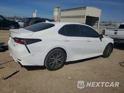 Trzecie zdjęcie samochodu z tyłu: 2024 TOYOTA CAMRY SE VIN:4T1T11AK7RU905028 - miniatura