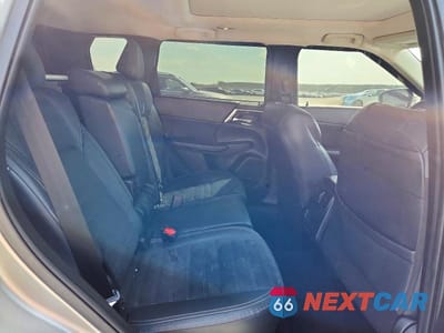 Zdjęcie 10 z 12 samochodu: 2022 MITSUBISHI OUTLANDER SE VIN:JA4J3UA82NZ011800 - miniatura