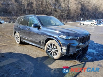 Czwarte zdjęcie samochodu z boku: 2026 BMW X5 XDRIVE50E VIN:5UX43EU03T9212700 - miniatura
