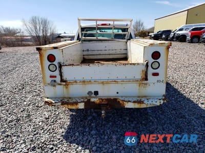 Zdjęcie 6 z 11 samochodu: 2001 CHEVROLET SILVERADO K1500 VIN:1GCEK19T61E274696 - miniatura