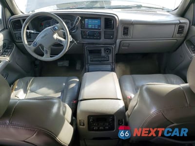 Zdjęcie 8 z 13 samochodu: 2005 GMC YUKON XL DENALI VIN:1GKFK66U45J241602 - miniatura