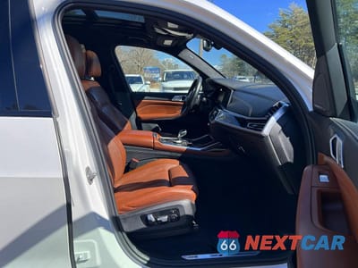 Piąte zdjęcie samochodu w środku: 2019 BMW X7 XDRIVE50I VIN:5UXCX4C51KLS37426 - miniatura