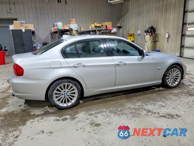 Trzecie zdjęcie samochodu z tyłu: 2011 BMW 335 XI VIN:WBAPL5C53BA742557 - miniatura