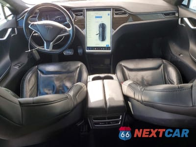 Zdjęcie 8 z 13 samochodu: 2015 TESLA MODEL S P85D VIN:5YJSA1H41FF095004 - miniatura