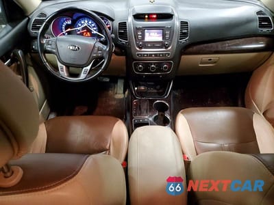 Zdjęcie 8 z 13 samochodu: 2015 KIA SORENTO LX VIN:5XYKTDA77FG568588 - miniatura