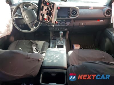 Zdjęcie 8 z 13 samochodu: 2022 TOYOTA TACOMA TRD OFF-ROAD VIN:3TMCZ5ANXNM503730 - miniatura