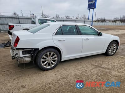 Trzecie zdjęcie samochodu z tyłu: 2016 CHRYSLER 300 LIMITED VIN:2C3CCARG3GH182524 - miniatura