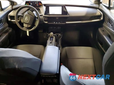 Zdjęcie 8 z 13 samochodu: 2025 TOYOTA PRIUS LE VIN:JTDACAAU7S3056960 - miniatura