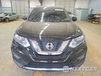 Piąte zdjęcie samochodu w środku: 2018 NISSAN ROGUE SV VIN:5N1AT2MV9JC800353 - miniatura