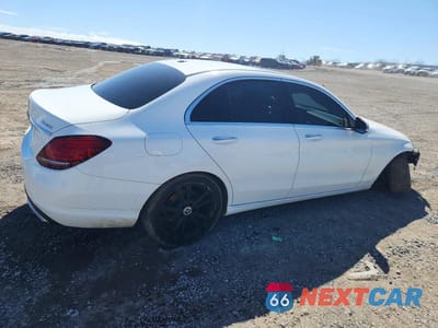 Trzecie zdjęcie samochodu z tyłu: 2020 MERCEDES-BENZ C 300 4MATIC VIN:W1KWF8EB3LR572705 - miniatura