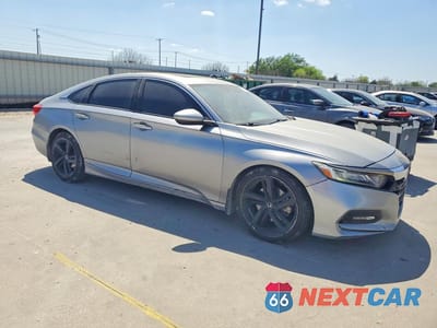 Czwarte zdjęcie samochodu z boku: 2018 HONDA ACCORD SPORT VIN:1HGCV2F33JA024933 - miniatura