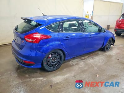 Trzecie zdjęcie samochodu z tyłu: 2015 FORD FOCUS ST VIN:1FADP3L96FL274471 - miniatura