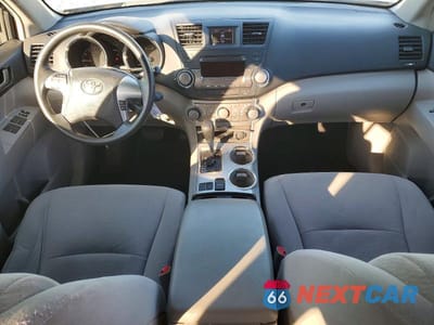Zdjęcie 8 z 12 samochodu: 2012 TOYOTA HIGHLANDER BASE VIN:5TDZK3EH7CS065317 - miniatura
