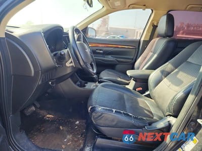 Zdjęcie 7 z 12 samochodu: 2015 MITSUBISHI OUTLANDER GT VIN:JA4JZ4AX0FZ010491 - miniatura