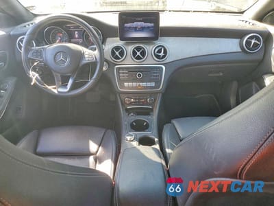 Zdjęcie 8 z 12 samochodu: 2018 MERCEDES-BENZ CLA 250 VIN:WDDSJ4EB1JN653793 - miniatura
