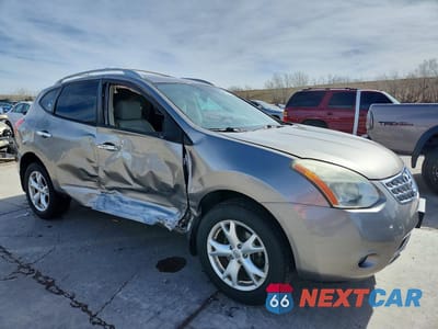 Czwarte zdjęcie samochodu z boku: 2010 NISSAN ROGUE S VIN:JN8AS5MV2AW134643 - miniatura