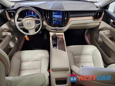 Zdjęcie 8 z 13 samochodu: 2022 VOLVO XC60 B5 MOMENTUM VIN:YV4L12RK4N1059061 - miniatura