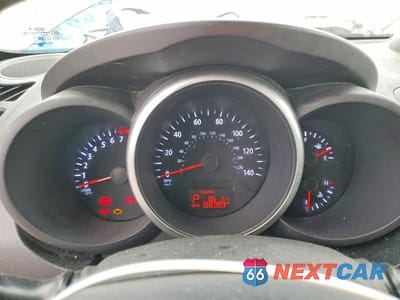 Zdjęcie 9 z 11 samochodu: 2013 KIA SOUL + VIN:KNDJT2A6XD7569476 - miniatura