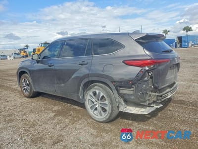 Drugie zdjęcie samochodu z przodu: 2022 TOYOTA HIGHLANDER XLE VIN:5TDGZRAH8NS094307 - miniatura