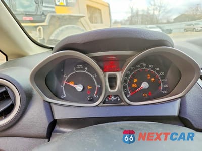 Zdjęcie 9 z 12 samochodu: 2013 FORD FIESTA SE VIN:3FADP4BJ8DM207383 - miniatura